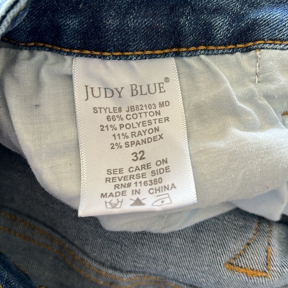 Judy Blue relaxed mid rise jeans - Picture 6 of 6